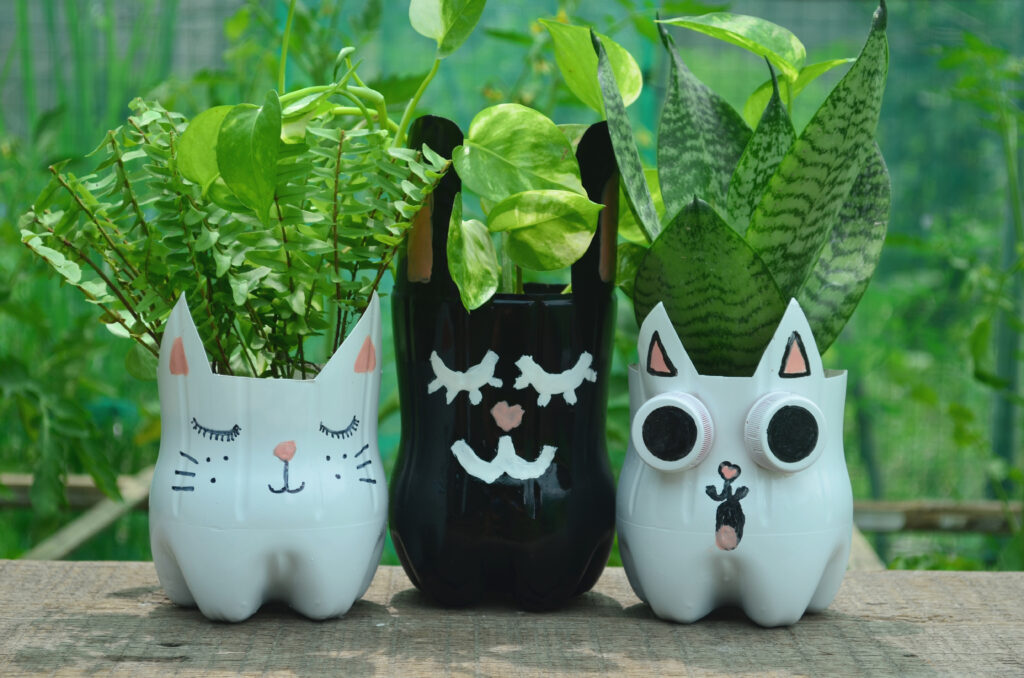 Vasos de Garrafa Pet com desenho de bichinho